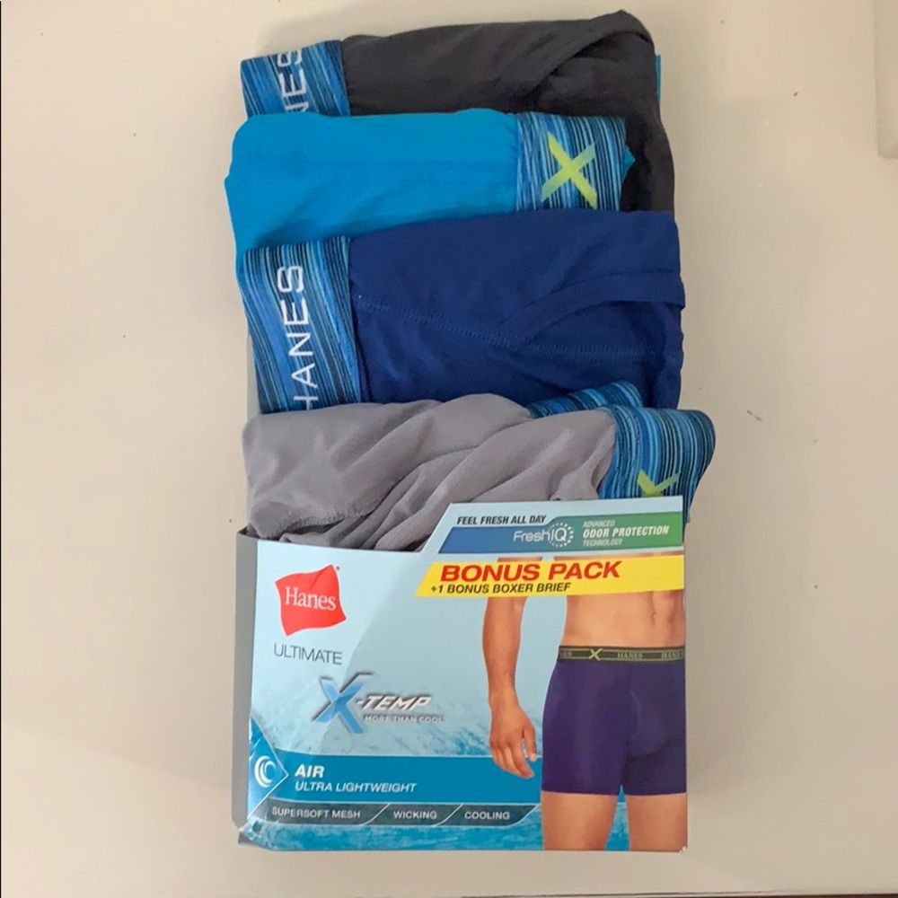 New in package men’s Hanes boxers
